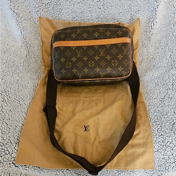 Louie Vuitton Preloved Authentic Monogram Reporters PM Bag with Date code. - Picture 5 of 15
